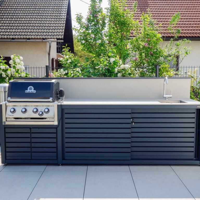 Garten Küche mit BroilKing-Grill